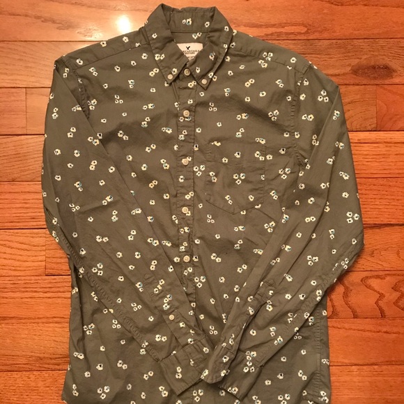 American Eagle Outfitters Other - Floral long sleeve American Eagle button up